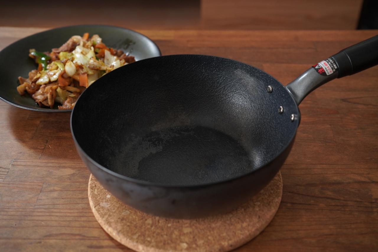 鉄製だけど小ぶりで使いやすい。多機能フライパン「ONE'S PAN蒸炒鍋」を使ってみた