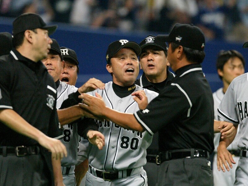 2005年阪神VS中日の伝説の天王山。岡田彰布は判定に激怒、サヨナラ負けのピンチで投手に「むちゃくちゃしたれ」
