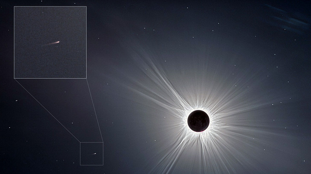 皆既日食のさなかに太陽に接近して砕け散った珍しい「サングレーザー彗星」が観測される