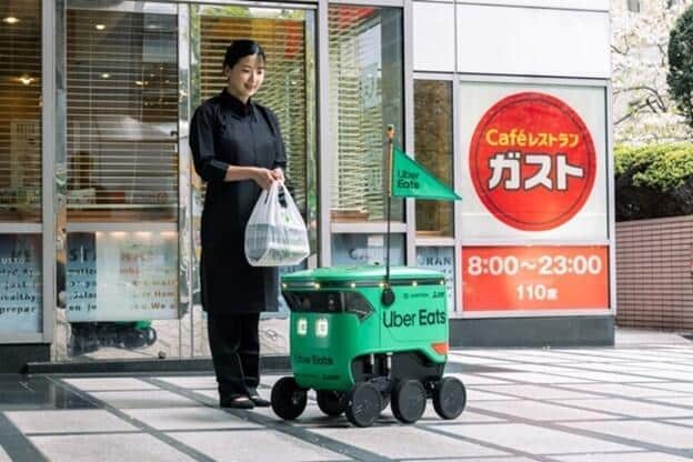 Uber Eats、ガスト日本橋店で宅配ロボットを使用 速度はやや早歩きほど