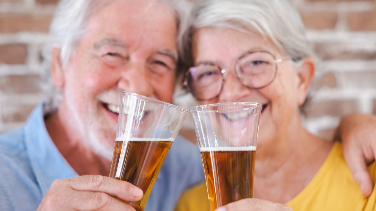 「飲酒習慣が似ているカップル」はそうでないカップルより長生きするという研究結果