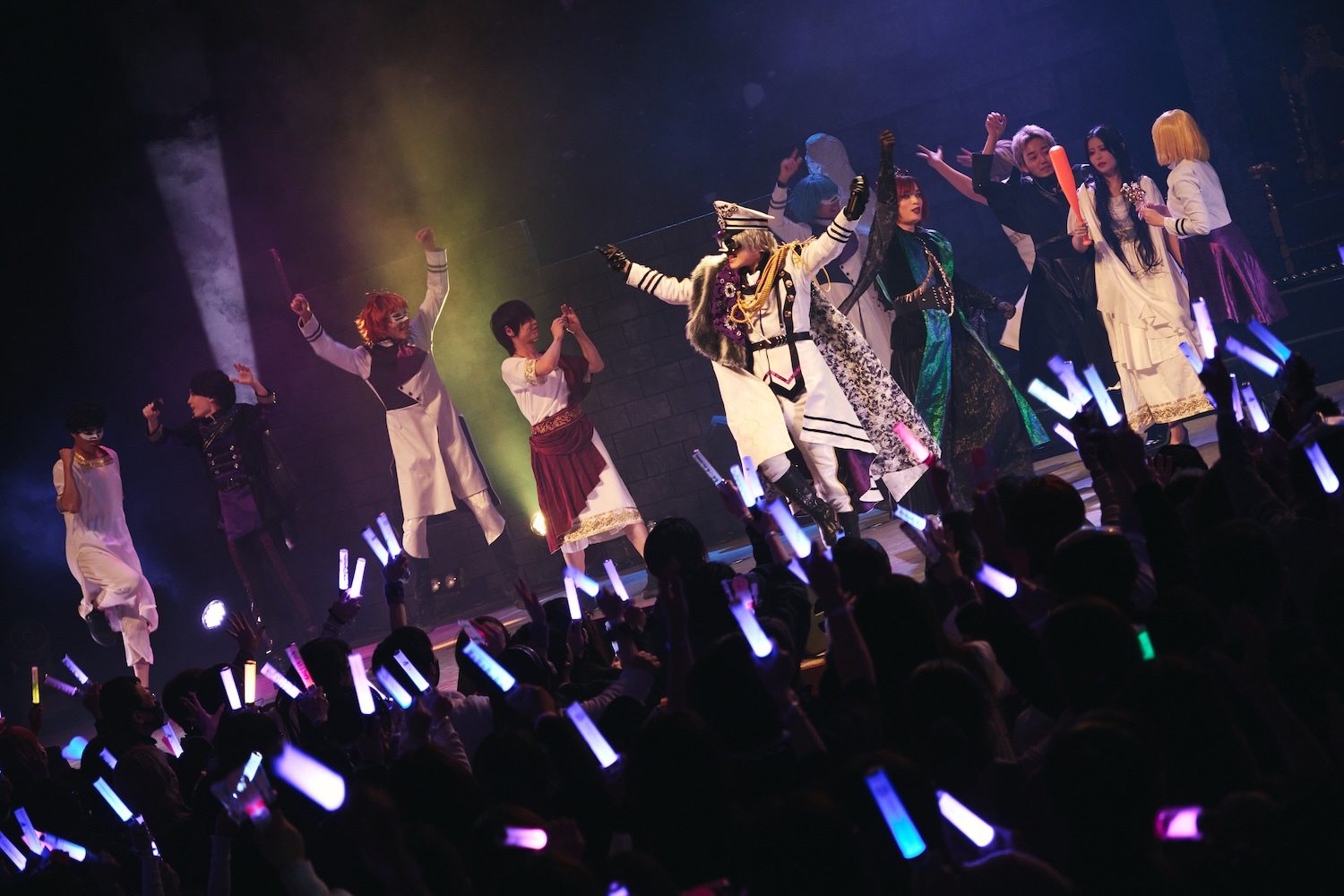 アンダーバー　15年間の軌跡を魅せた『UNDER THE LIVE 2025 ～15th Anniversary～』、板橋区立文化会館大ホール公演をレポート