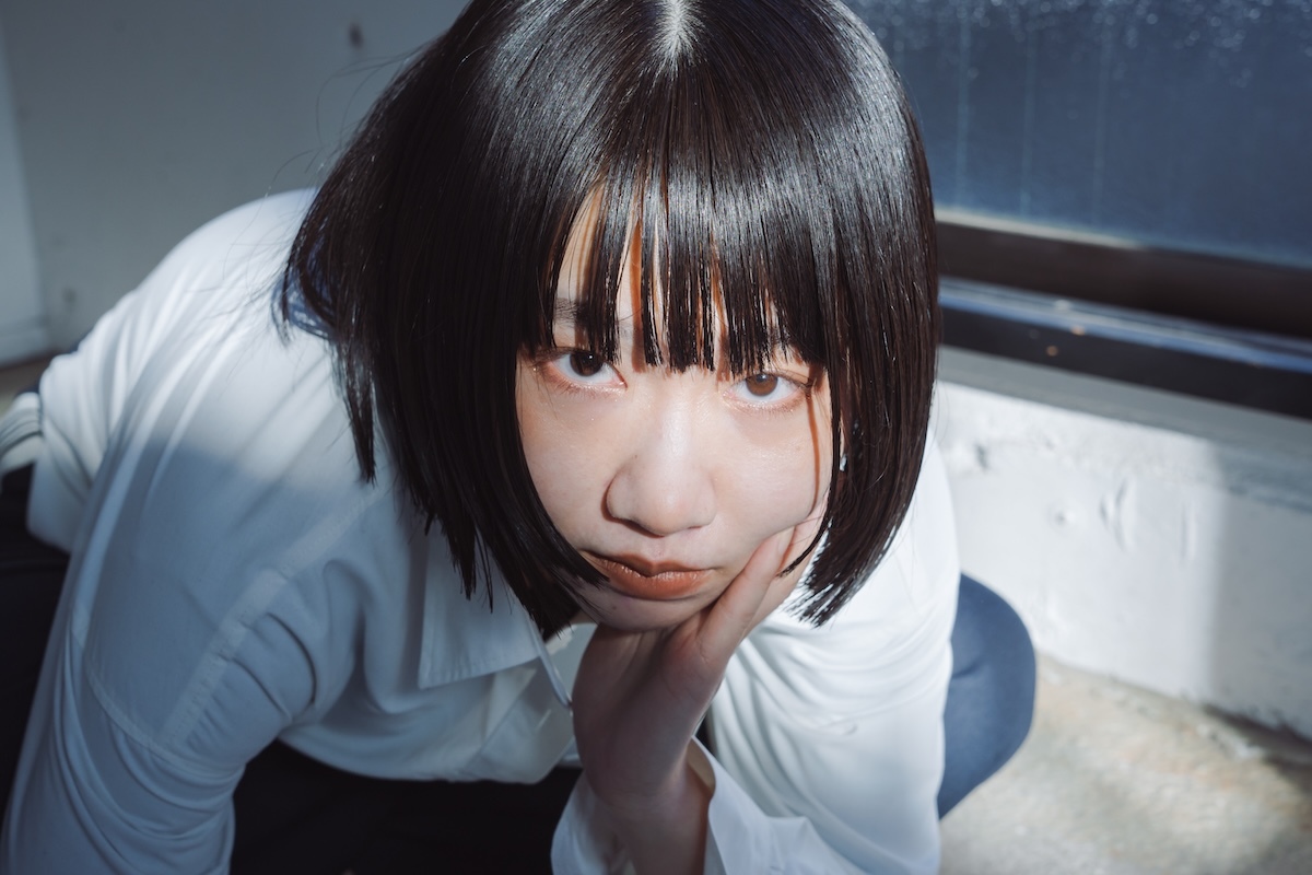 山口淳太（ヨーロッパ企画）が監督　徳永由希、活動復帰のターニングポイントを記した「素晴らしくない日々」のMV公開【コメントあり】