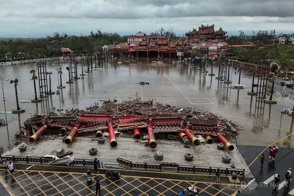 台風4号が台湾上陸 2人死亡、数百人がけが
