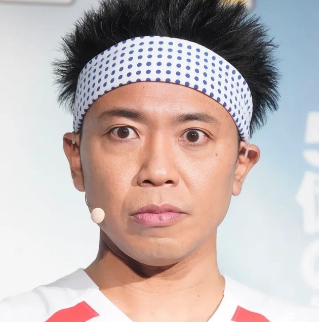 サンシャイン池崎、サッポロ一番塩らーめんを美味しく食べる裏技を再現「胡麻がめっちゃきいている」