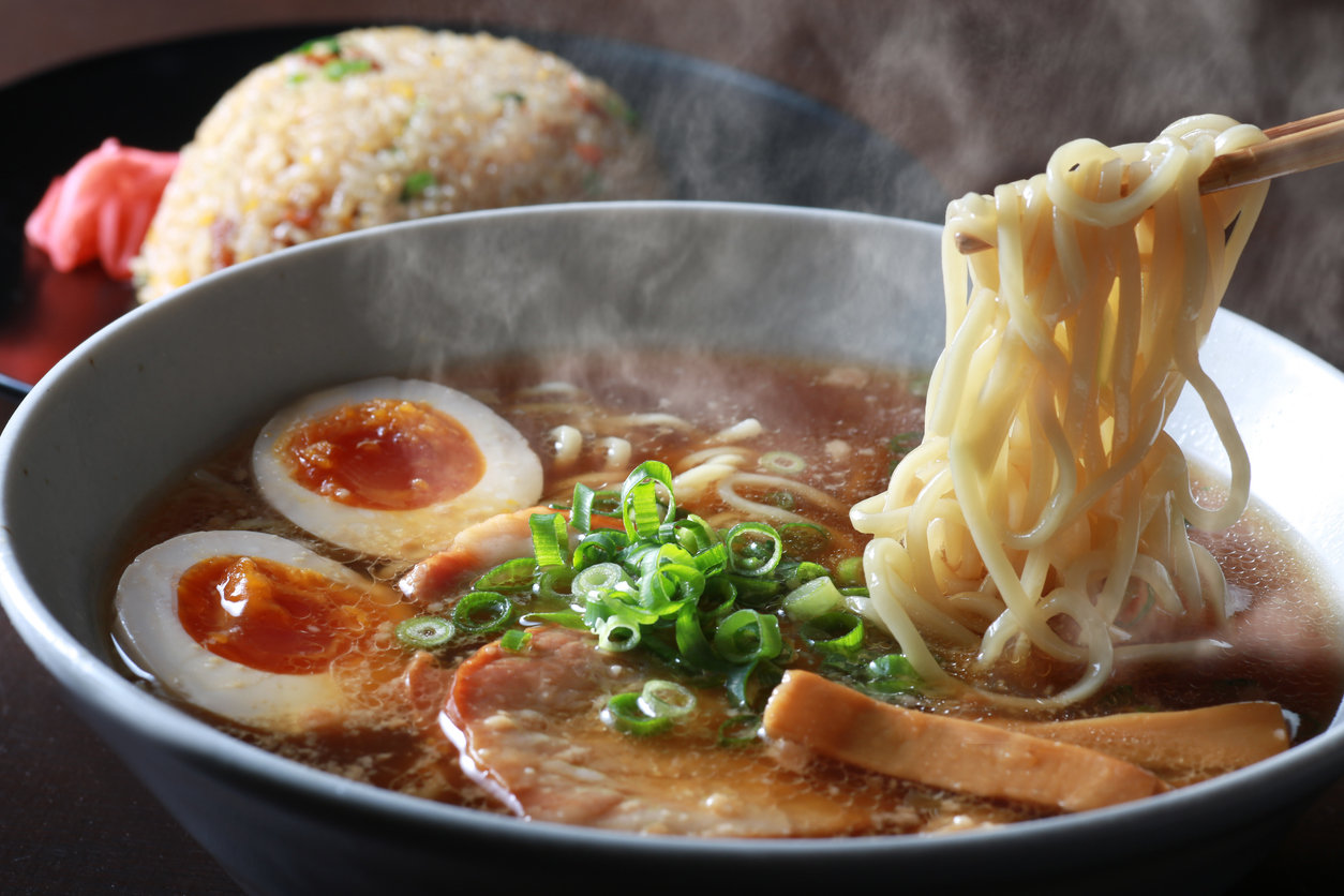 [ITmedia ビジネスオンライン] ハイペースで倒産続く「ラーメン業界」　地位脅かす回転すしやファミレス　「他業種参入」はなぜ起きたのか
