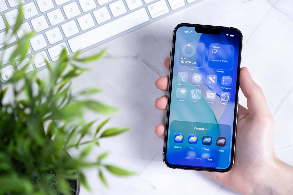 【iOS 26】最新ベータ版に追加された8つの新機能・変更。「Liquid Glass」にもテコ入れが…