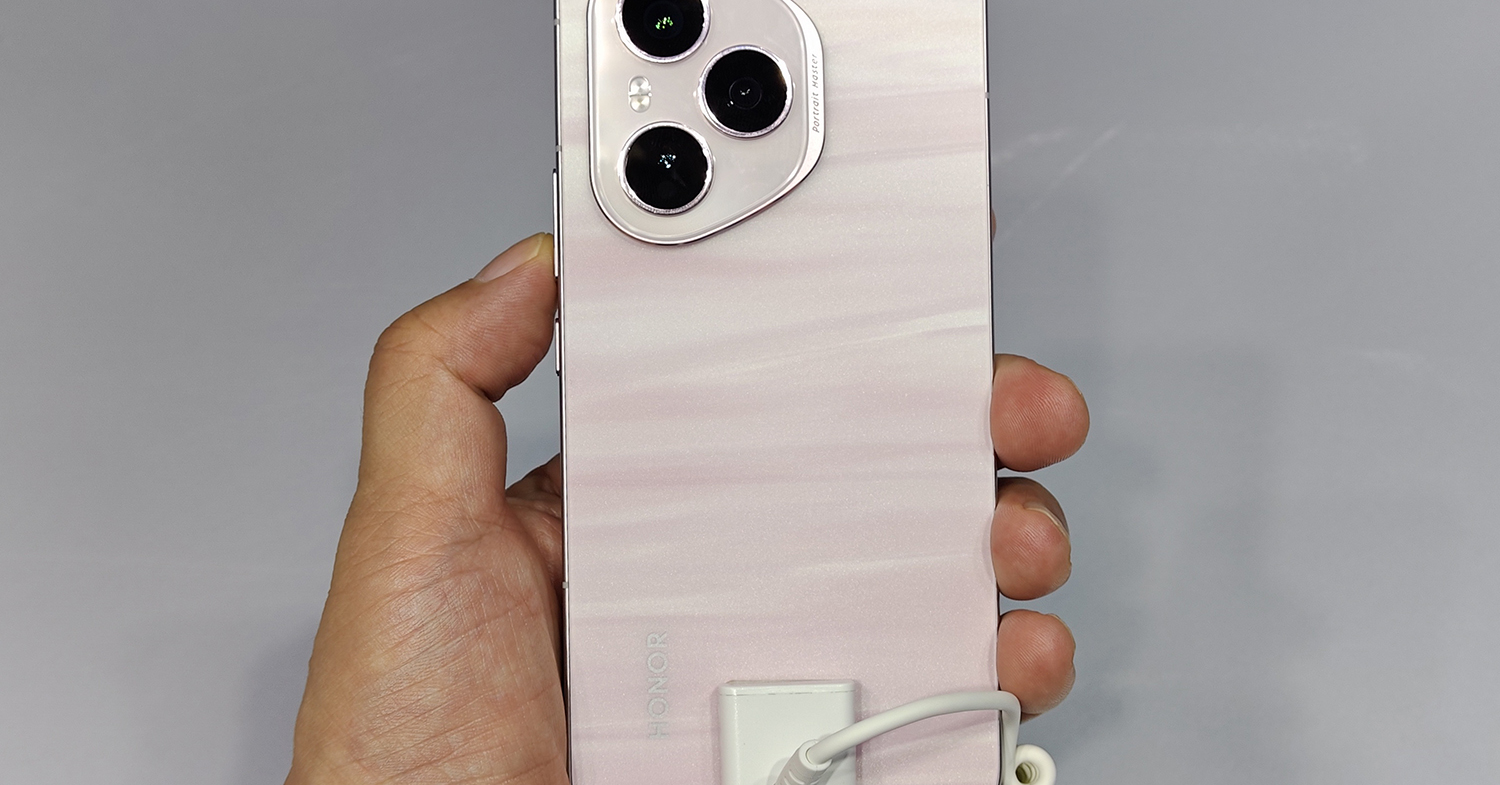 [ITmedia Mobile] 2億画素カメラ搭載の美デザインスマホ「HONOR 400 Pro」