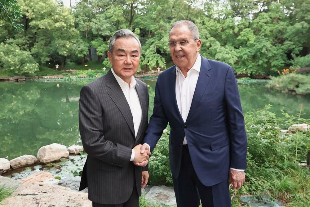 中ロ外相が会談 王毅氏「最も戦略的に価値ある関係」