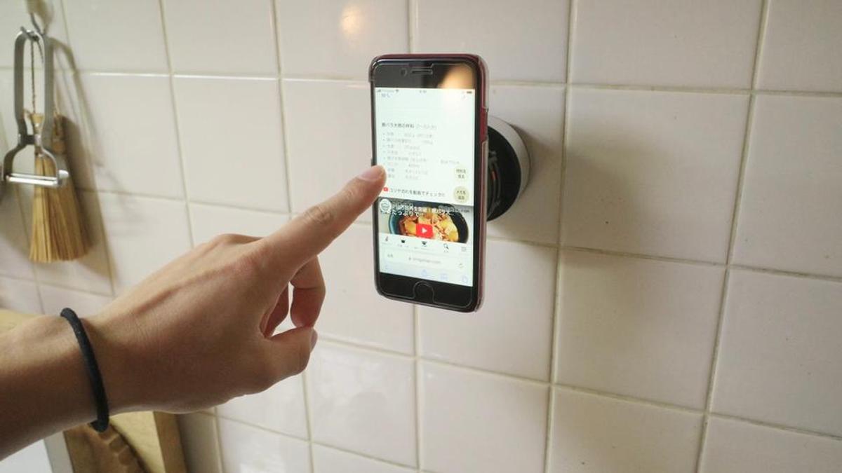 夏のワイヤレス充電、アツアツになってない？冷却機能付きの充電器なら安心です