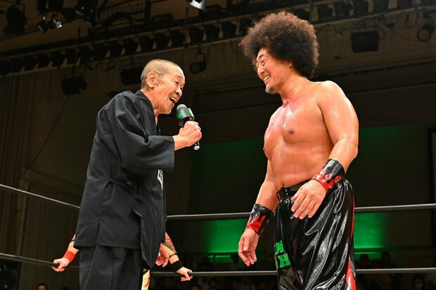 モハメドヨネが自身の「30周年記念試合」に参戦 藤原組長がひとボケさく裂