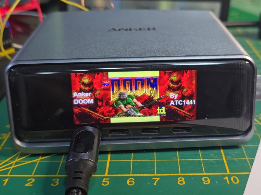 【やじうまPC Watch】DOOMチャレンジ、今度はAnker製充電器に移植成功