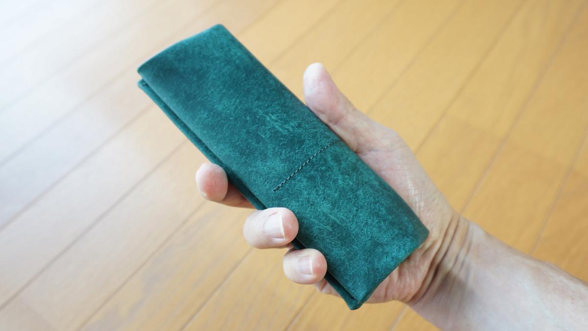 そのペンケース、中身ごちゃついてない？「ペン立て」と一体化したアイテムが想像以上に快適だった