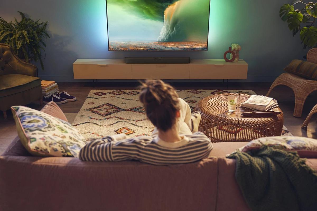 2万円台で映画館級の迫力！フィリップスのサウンドバーがテレビ体験を一変させる