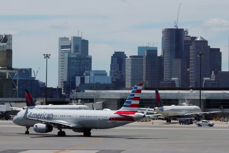 航空機に「緑のレーザー」照射、パイロットから報告相次ぐ　米ボストン・ローガン空港付近