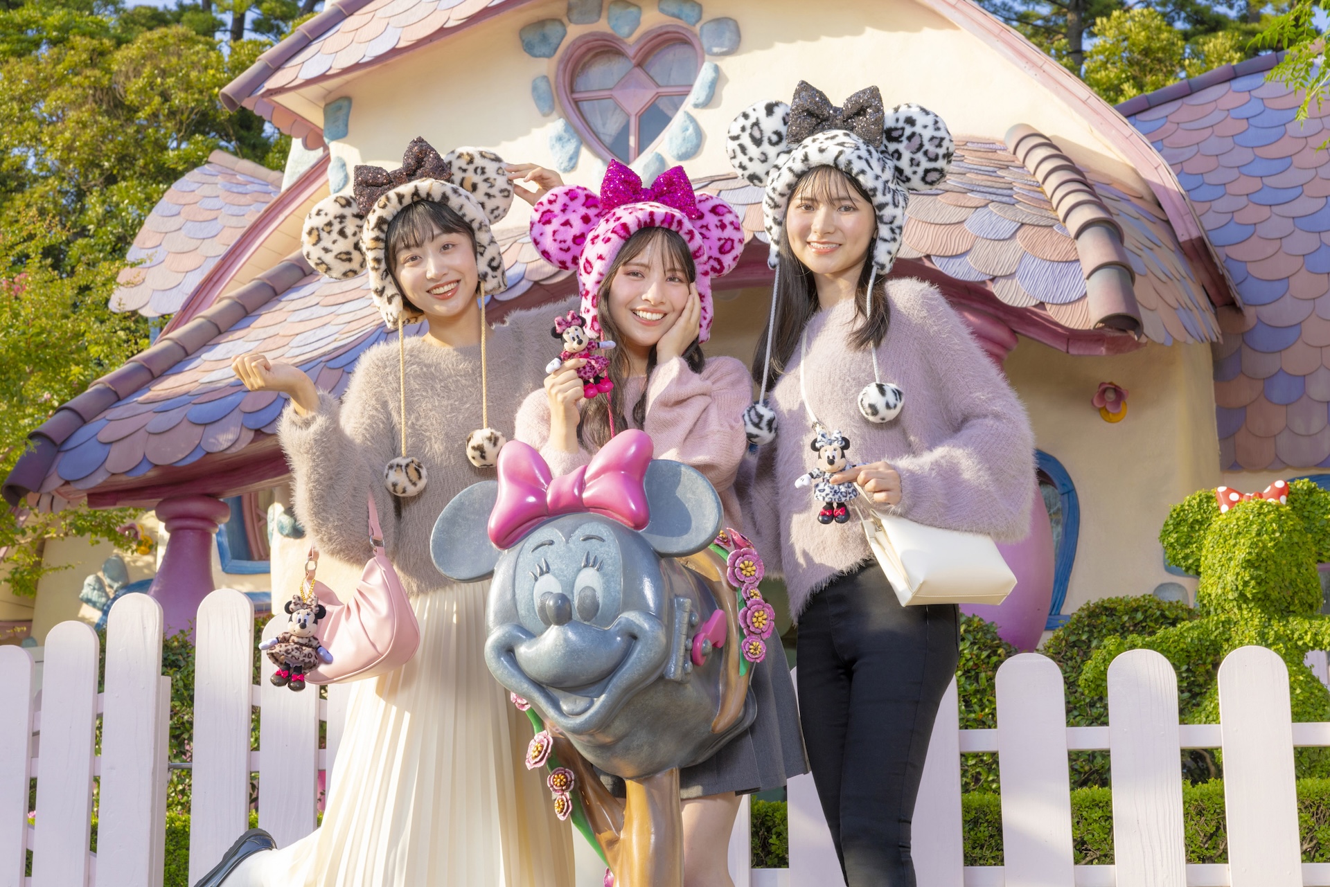 ディズニー、冬のおしゃれを楽しめるふわふわグッズが登場ミッキー&ミニーのファンキャップやカチューシャなど