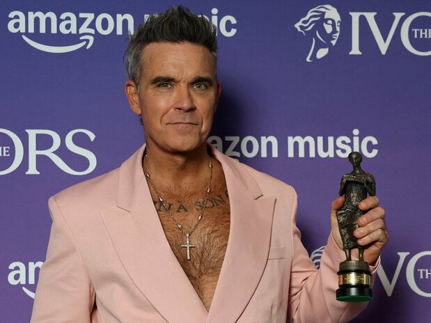 ロビー・ウィリアムズ、テイラー・スウィフトにおびえて逃げたことを認める
