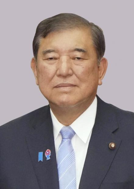 石破茂首相が官邸近くのラーメン店を訪問 妻や秘書官とラーメンを堪能