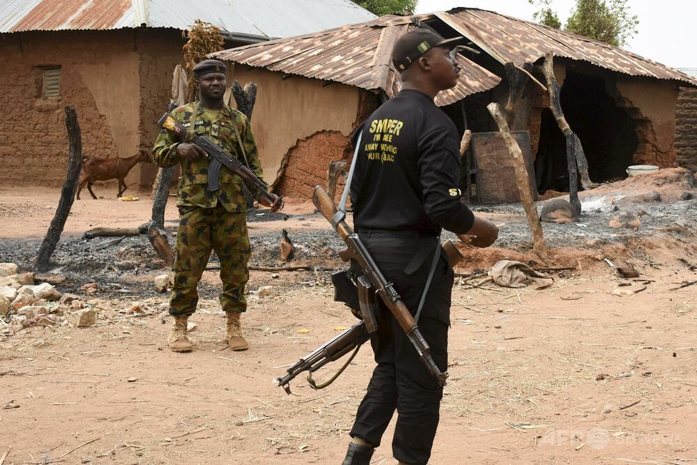 盗賊団と違法採掘者が金めぐり争奪戦、17人死亡 ナイジェリア