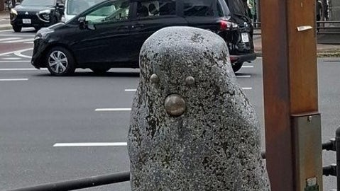 今にも歩き出しそうで「ちょっとコワイ」「侵略しに来たんか？」と話題⇒郡山市の有名オブジェだった