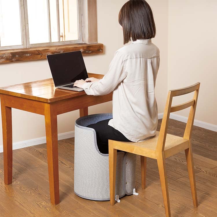 [ITmedia News] 「巻くコタツ」に低消費電力モデル　付属の毛布と一緒に使えば1時間あたり約2.8円