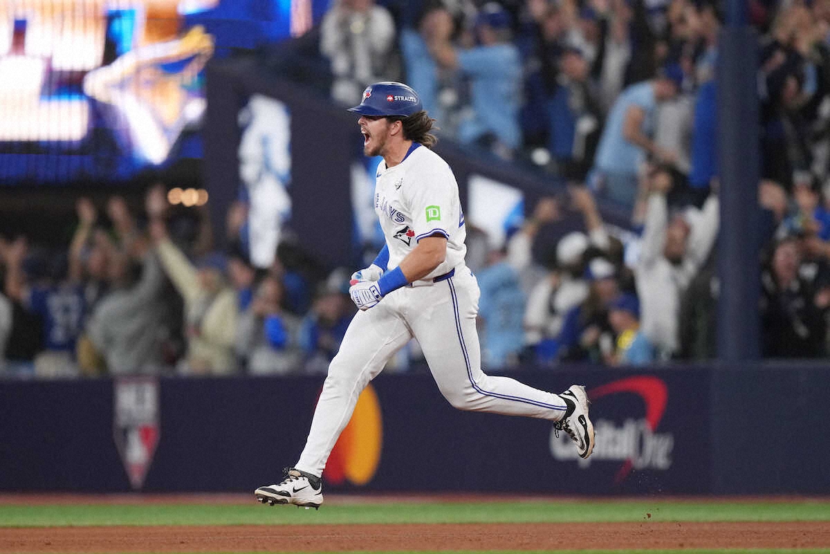MLBワールドシリーズ第1戦 ブルージェイズが3発11得点でドジャースに先勝