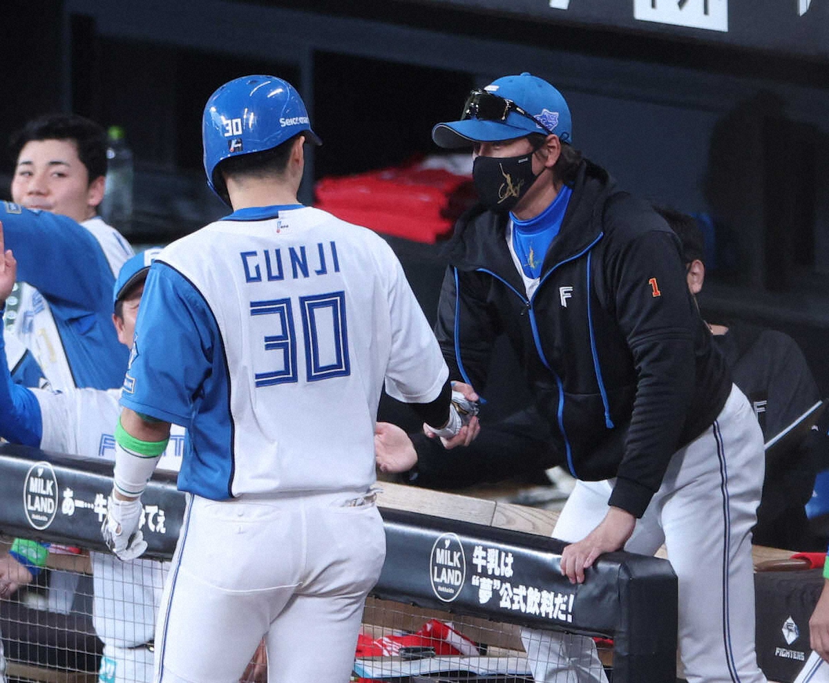 日本ハム、CS初戦を完封で飾る ファイナルステージ進出に王手