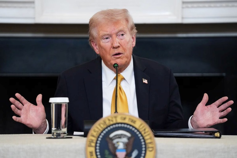 トランプ氏、カナダとの貿易交渉打ち切りを表明　反関税の広告理由に