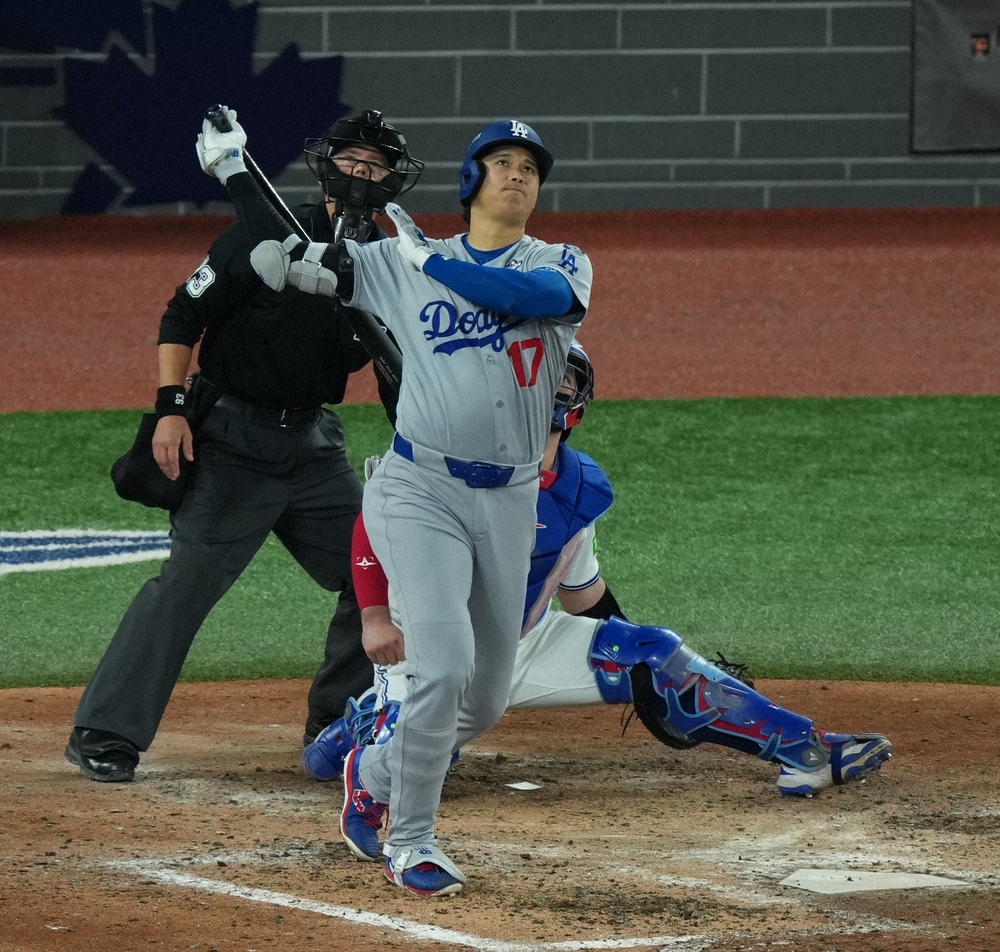 MLBワールドシリーズ第1戦 大谷翔平が豪快弾…ポストシーズン6本目