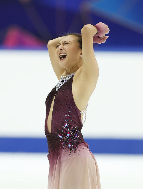 【フィギュア】坂本花織「あらまぁ」今季世界最高、真央に並ぶNHK杯4度目V＆ファイナル確定