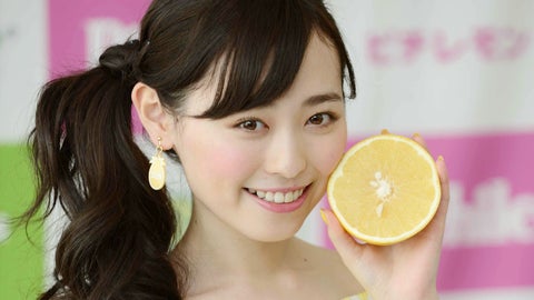 大原優乃＆福原遥、ディズニーランドなどパリ満喫の旅ショット⇨ドラマ『ゆるキャン△』ファンが歓喜「ずっと続く友情」「幸せそうな笑顔」