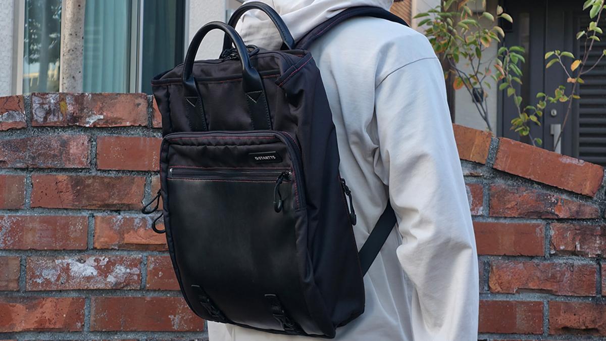 日によって荷物の量が変わる人におすすめ。リュックと手提げを自由に行き来するハイブリッド型バッグ