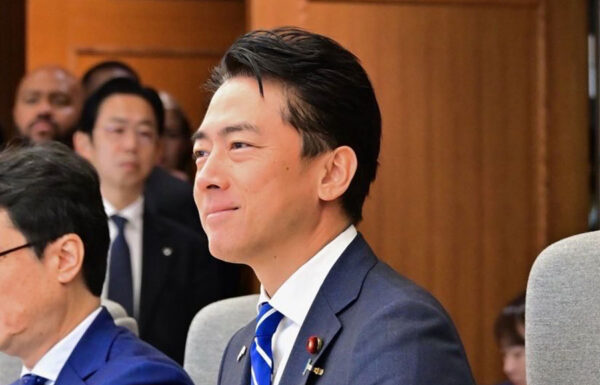 米国防長官とのツーショット披露した小泉進次郎氏に「総裁選前と違う」反響