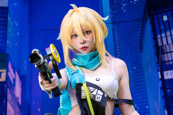 【コスプレ】美女のショーパン×バイクって良いよね！『カレイドライダー』プロームは無表情なのに愛らしさが溢れ出て目が離せない【写真9枚】