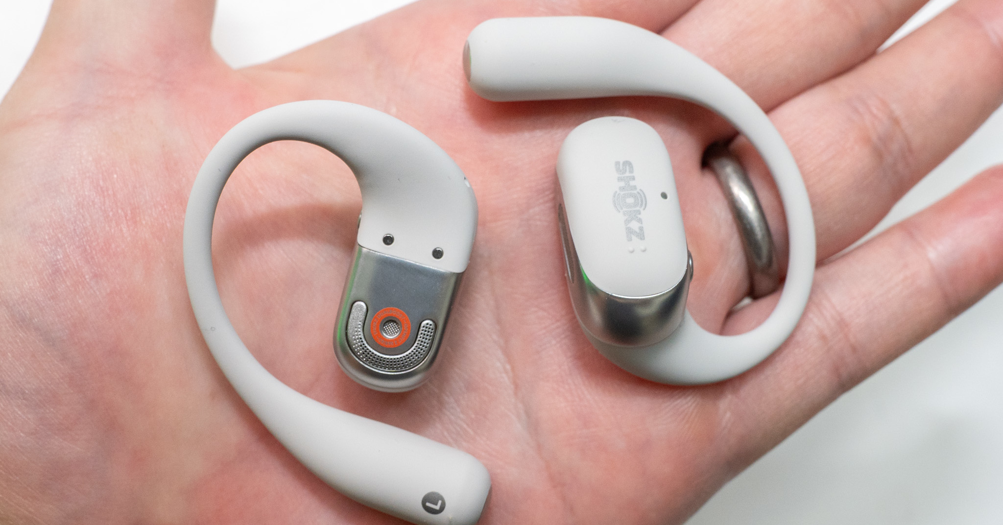 [ITmedia PC USER] Shokzの新オープンイヤー「OpenFit 2+」は前モデルと何が違う？　価格差2000円で追加された“2つの進化点”