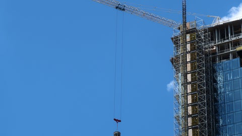 36階の高さで7時間ぶら下がり…エルサレムのクレーンで15歳少年が奇跡的に救出される