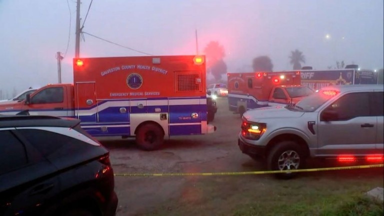 患者を乗せたメキシコ海軍の航空機が墜落、2歳の子ども含む3人死亡　米テキサス州