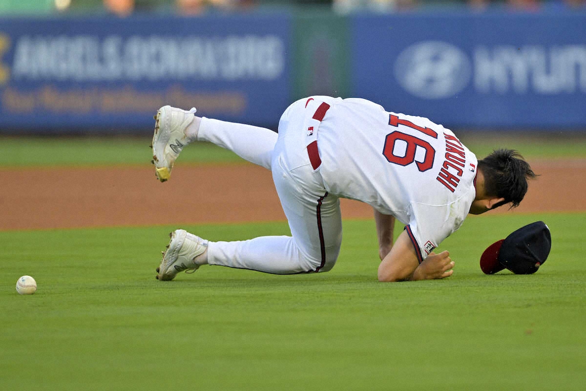 MLB公式サイトで「珍プレー」13選を紹介…菊池雄星の「転倒」が3位に