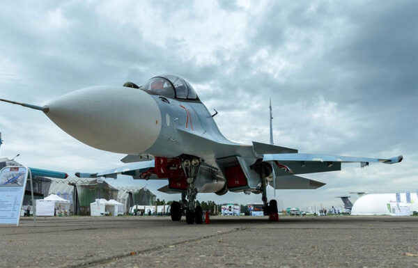 基地で駐機していた2機の戦闘機を攻撃 ウクライナ国防省情報総局が発表