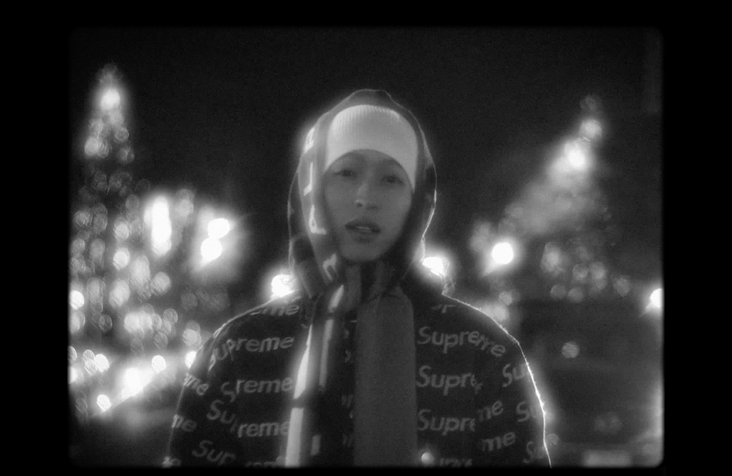 Kvi Baba、新曲「Stay With Me」のミュージックビデオを公開　Masaki Watanabe氏のディレクションのもとモノクロームの世界を投影