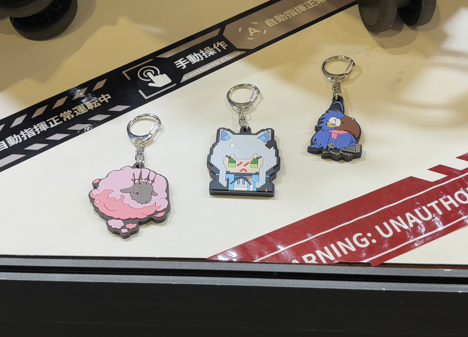 “おこモンティス”ラバストは怒ってるのに可愛い！ 「アークナイツ」6周年イベントのグッズを紹介ジト目風アーミヤのアクスタなどユニークなグッズが多数展示