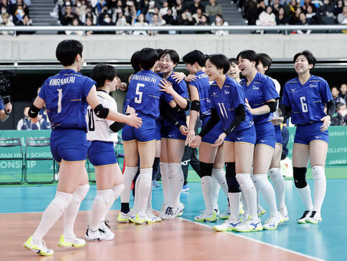 【高校バレー】女子は金蘭会と就実が決勝進出／大会第５日写真特集２