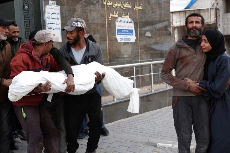 まきを集めていた少年2人、イスラエル兵に撃たれて死亡　ガザ