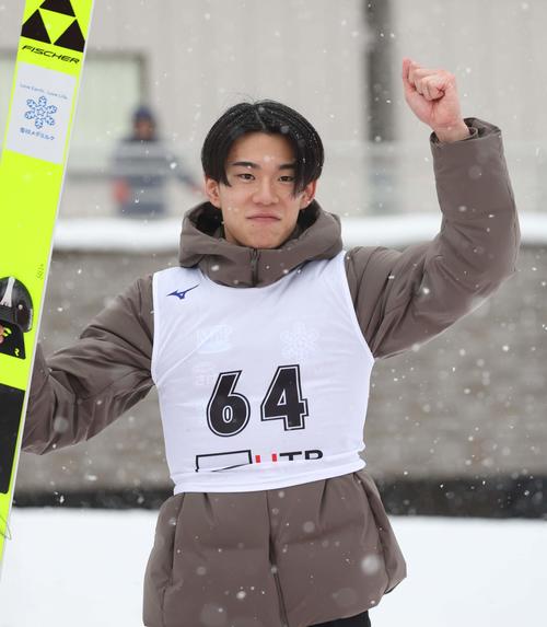 【ジャンプ】佐藤慧一26年国内初戦で逆転Ｖ「めっちゃうれしい」６季ぶりコンチネンタル杯の優勝