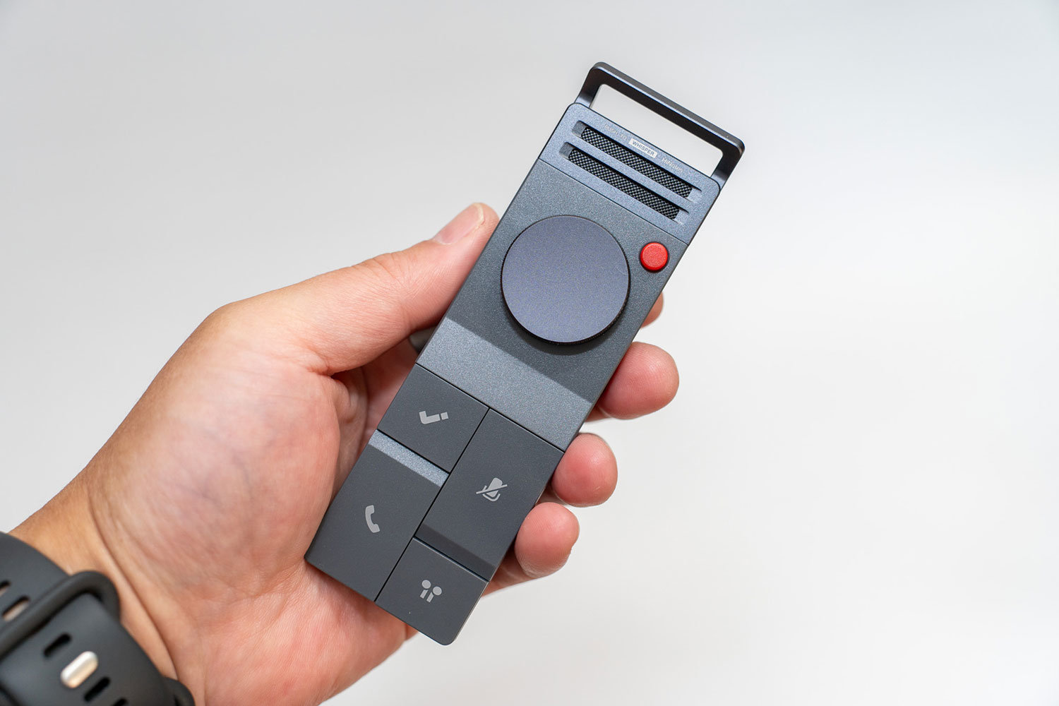 [ITmedia PC USER] イヤフォン連携＆文字起こし無料！　無線機能を省いて物理ボタン搭載の異色AIレコーダー「HiDock P1」実機レビュー