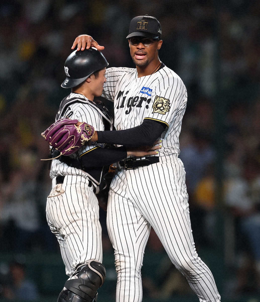 ジョン・デュプランティエがDeNAに加入 カギを握るのは相棒・坂本誠志郎