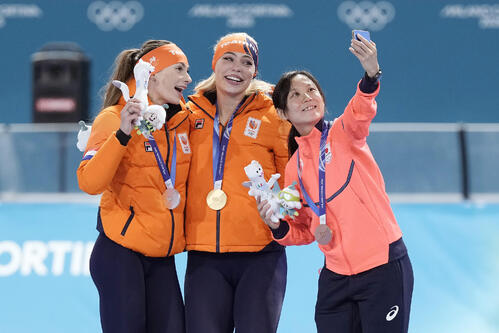 【スピードスケート】「メイク崩れすぎ」女子1000m金レールダムの歓喜がＳＮＳで話題に