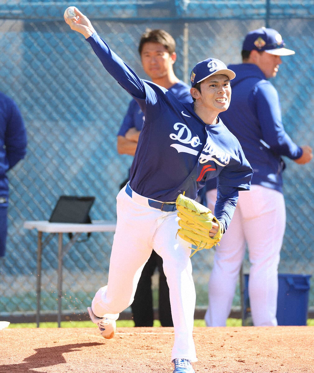 佐々木朗希、ブルペンで捕手を座らせて新球 28球投じる