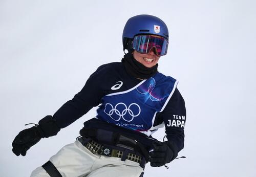 【スノボ】予選７位の深田茉莉が金メダルを獲得　五輪初出場で快挙　女子スロープスタイル　