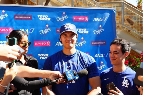 大谷翔平がライブBPとフリー打撃を終え報道陣に対応「いずれブルペンで」